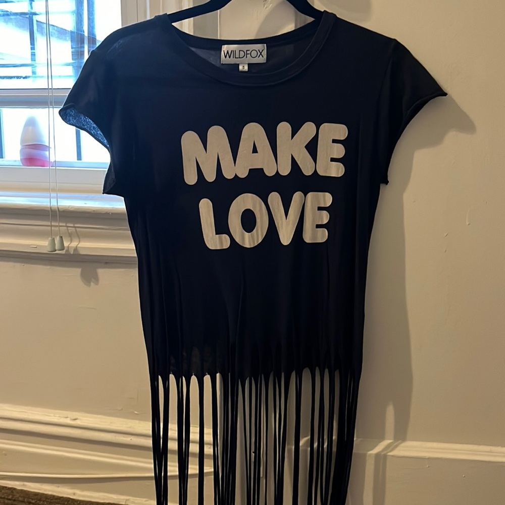 WILDFOX fringe tshirt size small